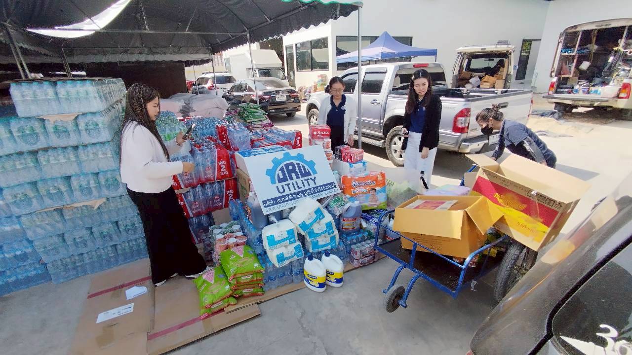 LINE_ALBUM_บริจาคช่วยน้ำท่วมหาดใหญ่ 26 พ.ย. 2568_251126_11