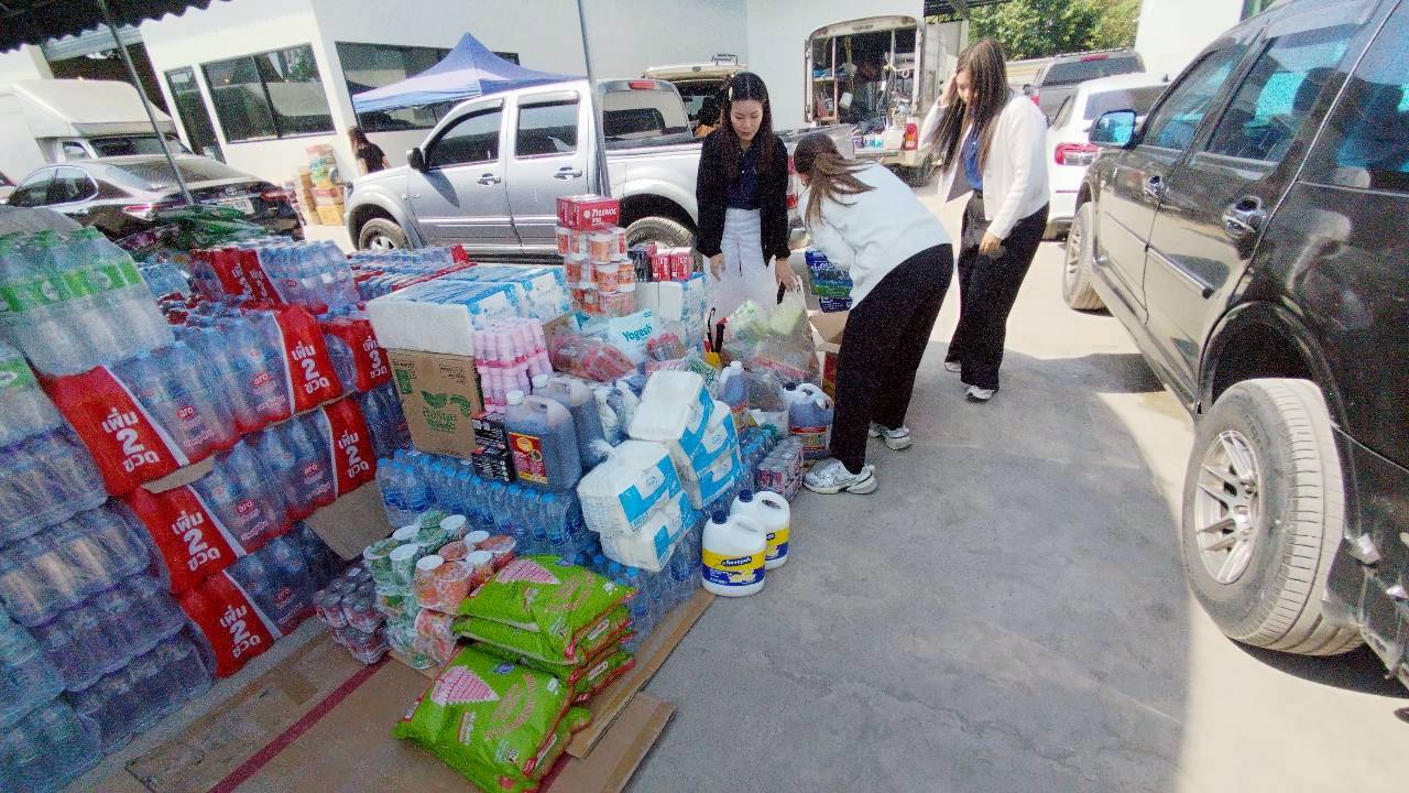 LINE_ALBUM_บริจาคช่วยน้ำท่วมหาดใหญ่ 26 พ.ย. 2568_251126_13