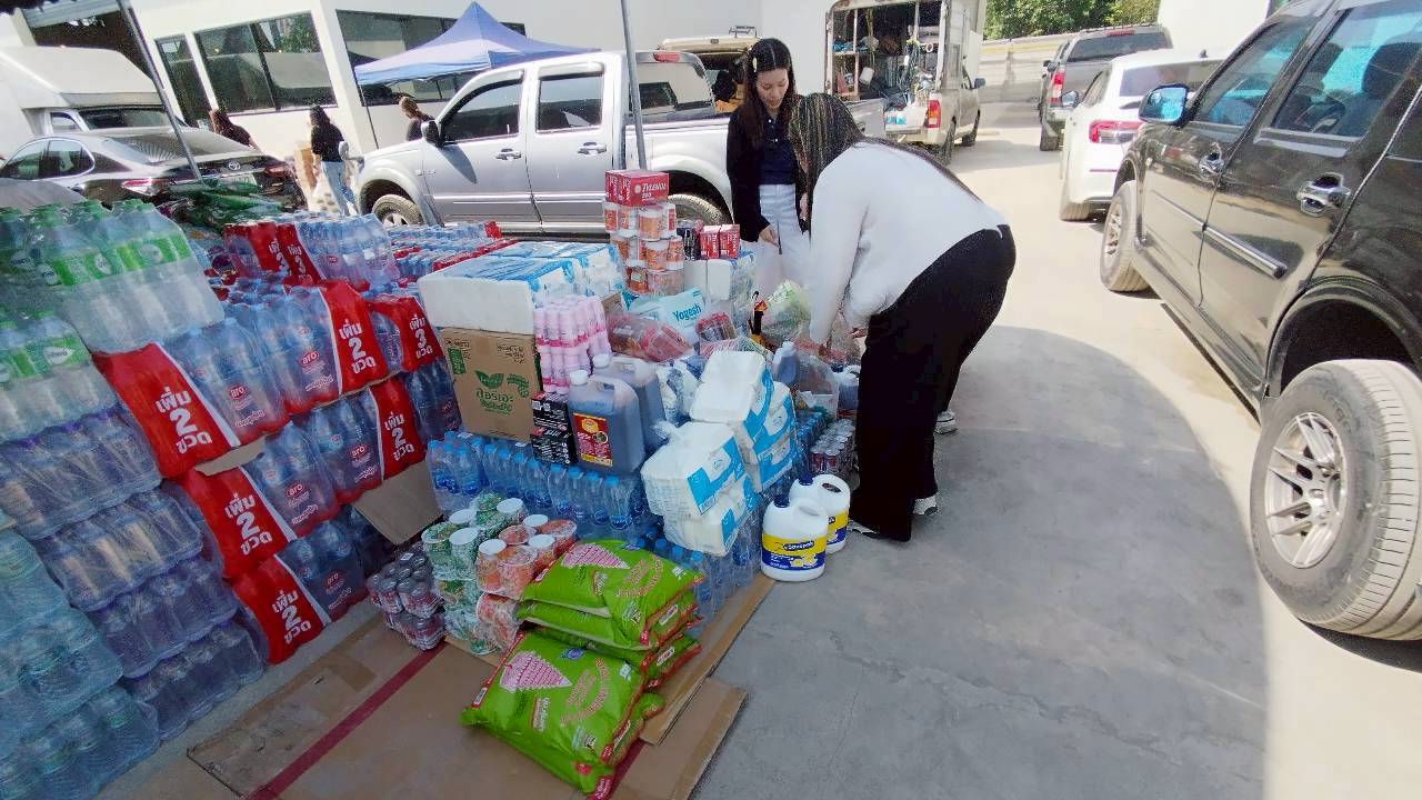 LINE_ALBUM_บริจาคช่วยน้ำท่วมหาดใหญ่ 26 พ.ย. 2568_251126_14