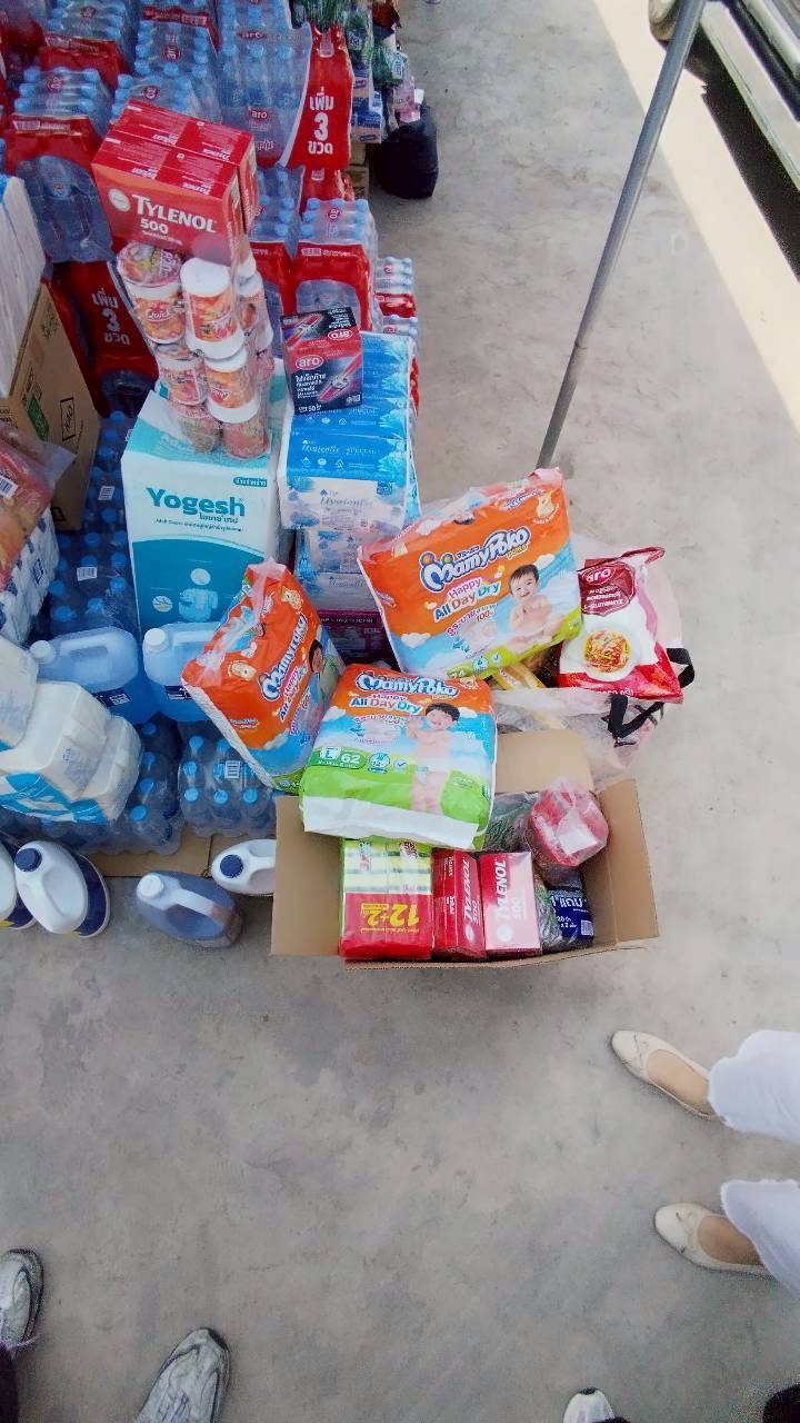 LINE_ALBUM_บริจาคช่วยน้ำท่วมหาดใหญ่ 26 พ.ย. 2568_251126_17